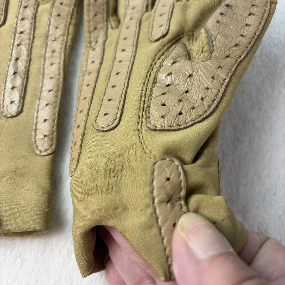 Vintage 70s Aris Isotoner Women's Stretch Driving Gloves Tan Leather Chevron OS